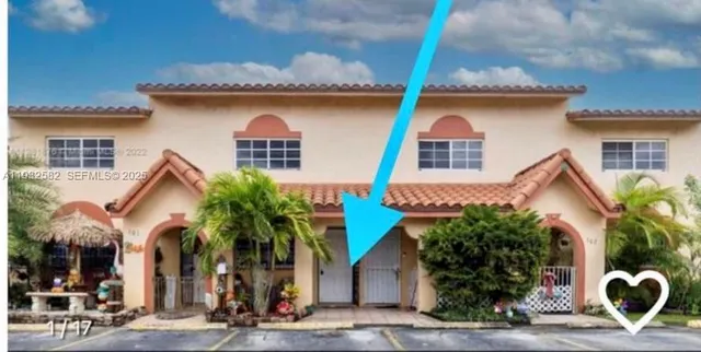 $2,300 | 7956 West 29th Lane, Unit 2015, Hialeah, FL 33018