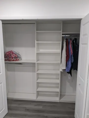 $2,300 | 7956 West 29th Lane, Unit 2015, Hialeah, FL 33018