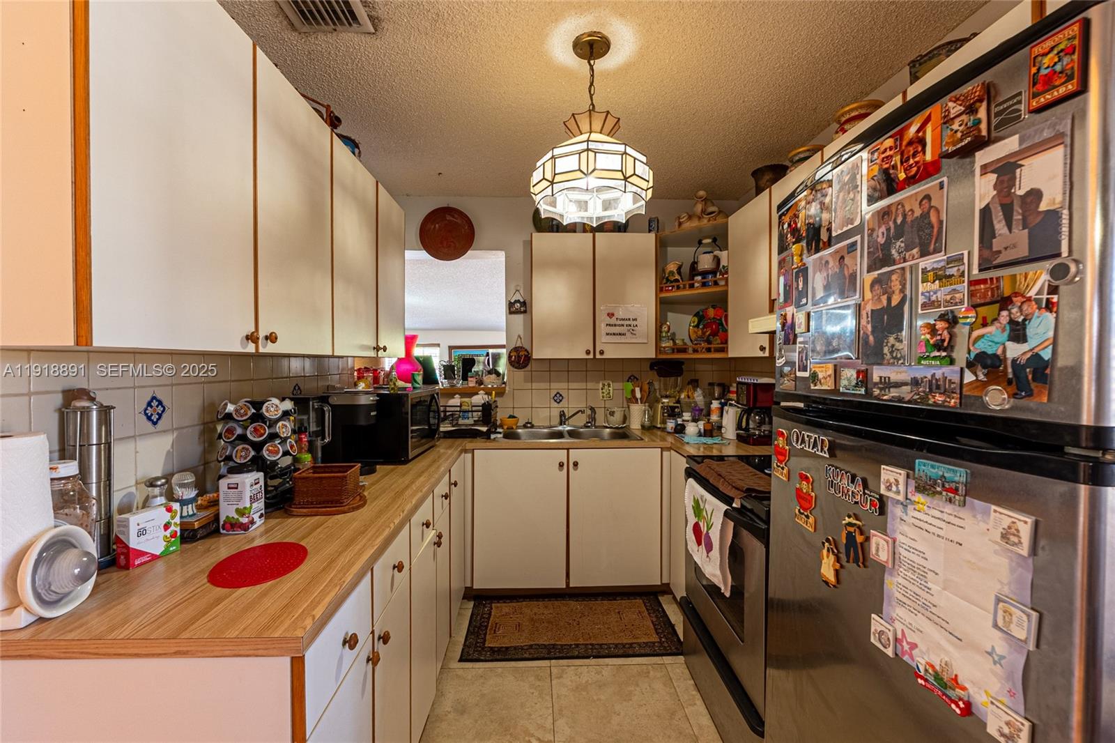 12421 Southwest 193rd Street Miami, FL 33177 - Photo 10 of 23 a kitchen with lots of counter top space
