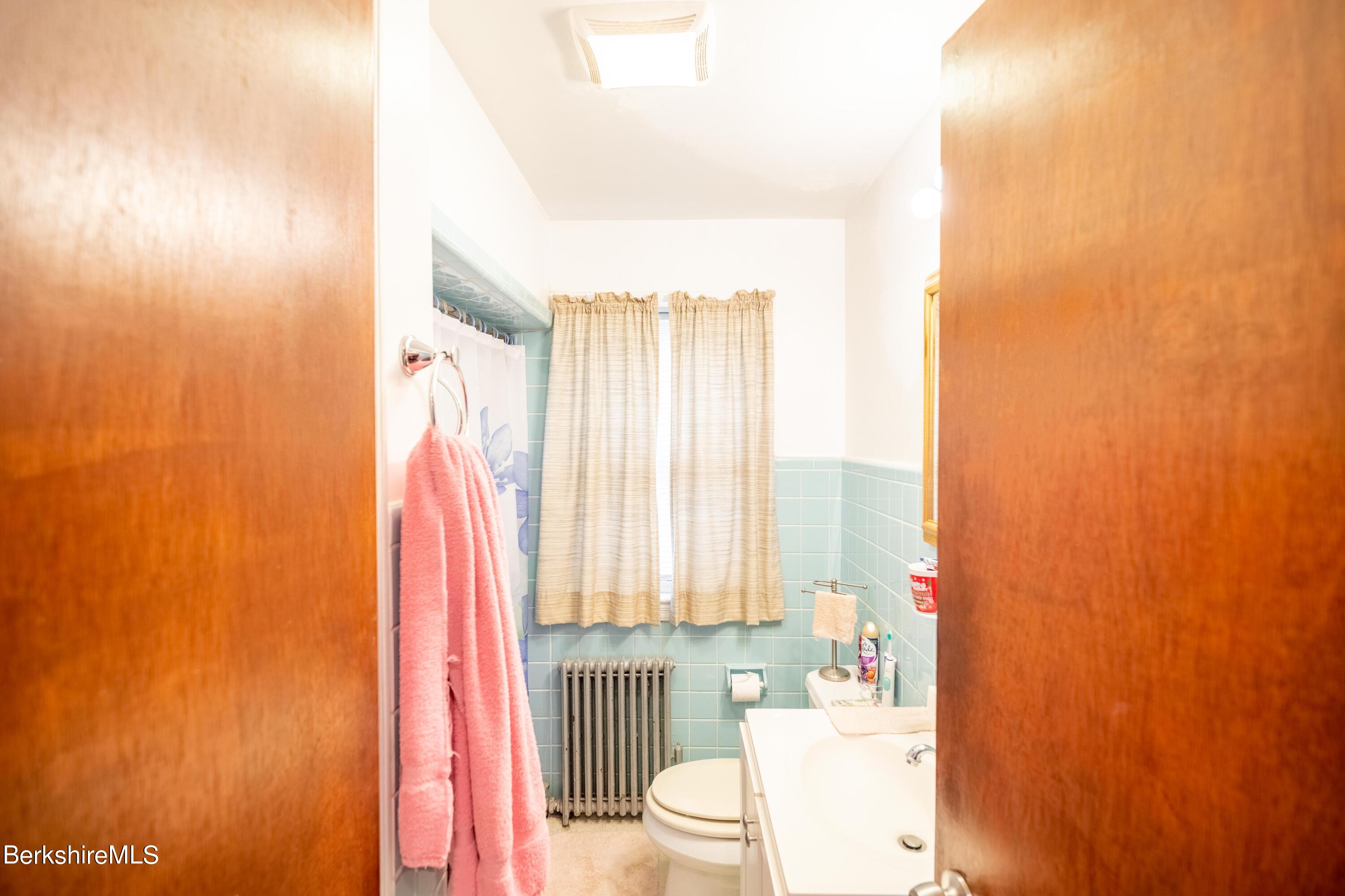 276 Cheshire Road Pittsfield, MA 01201 - Photo 18 of 24 Bathroom