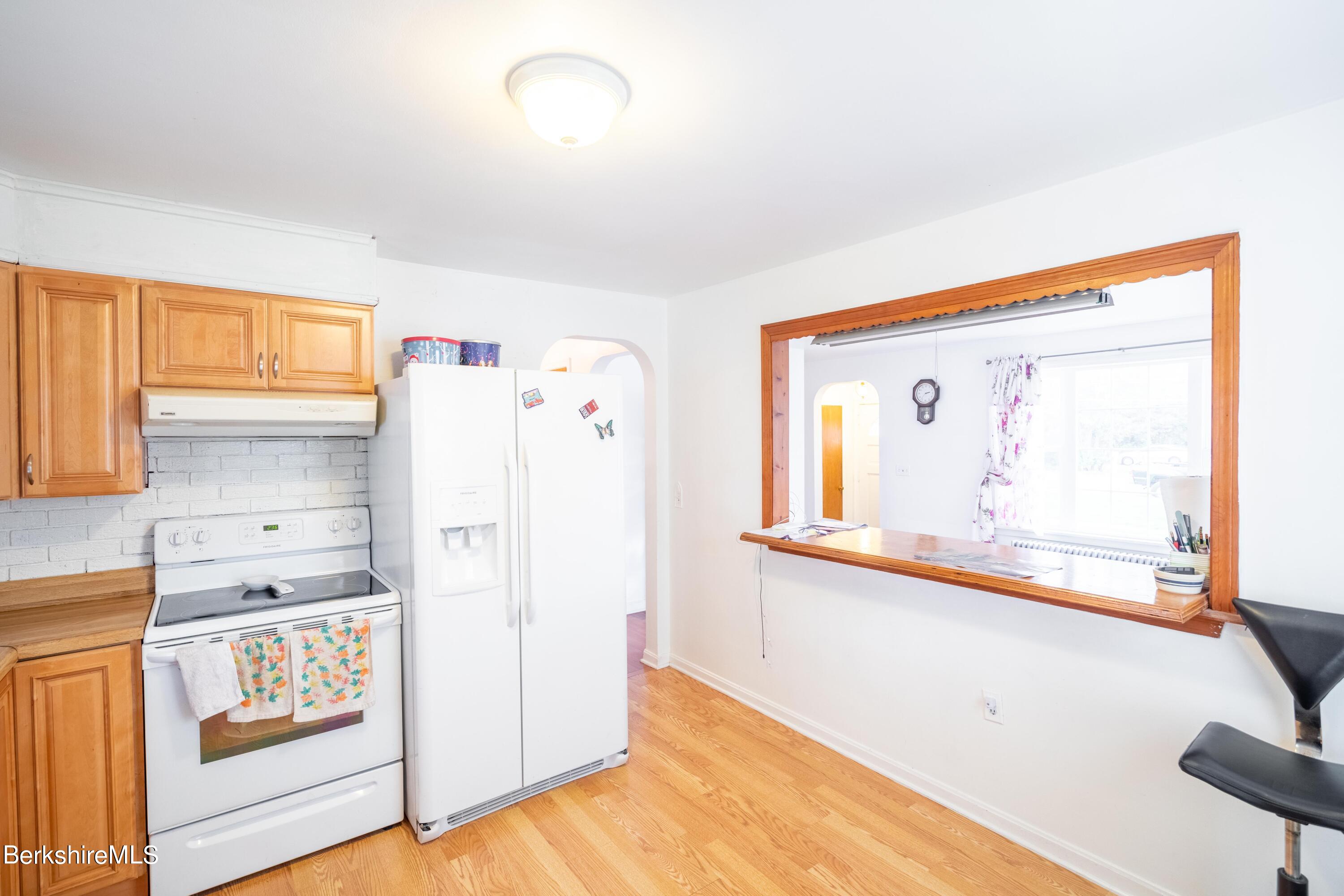 276 Cheshire Road Pittsfield, MA 01201 - Photo 9 of 24 Kitchen