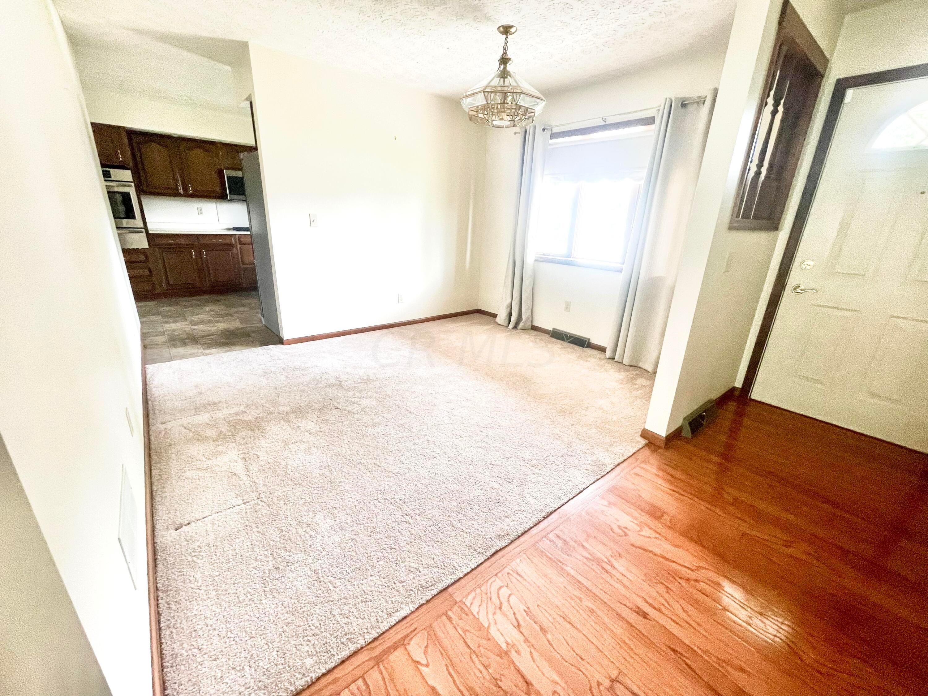 404 Ridgedale Drive Circleville, OH 43113 - Photo 13 of 42 60315E83-4CAC-4D17-A39B-E26232D6EAF9