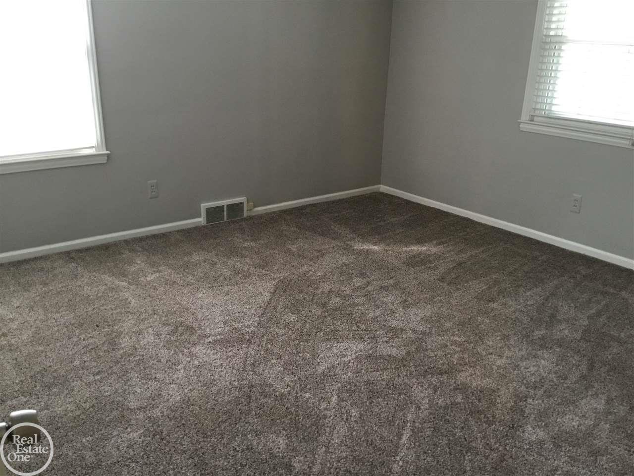 951 North Oxford Road Grosse Pointe Woods, MI 48236 - Photo 22 of 32