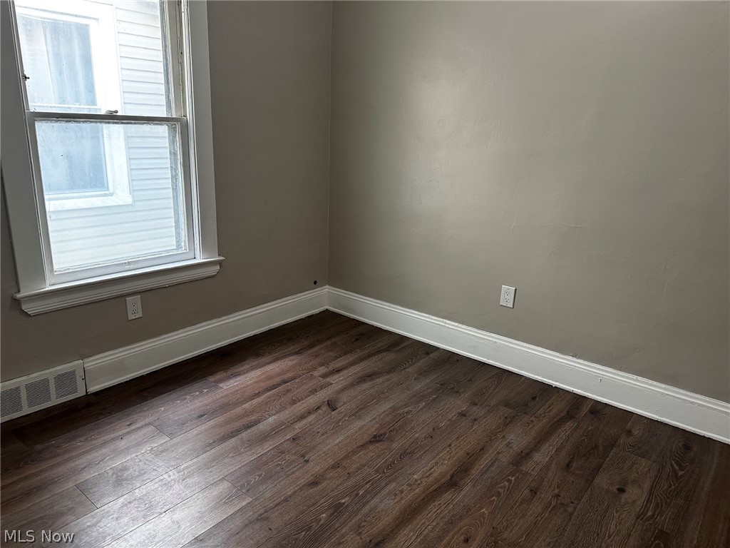 919 Nathaniel Road Cleveland, OH 44110 - Photo 11 of 15