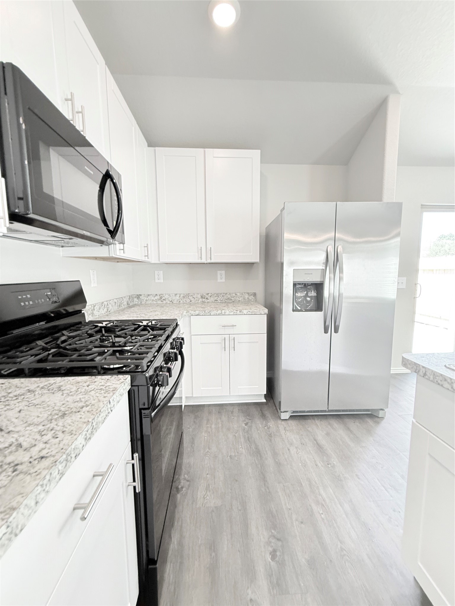 21611 Desert Lilly Road Waller, TX 77484 - Photo 10 of 28 Gallery Image 10