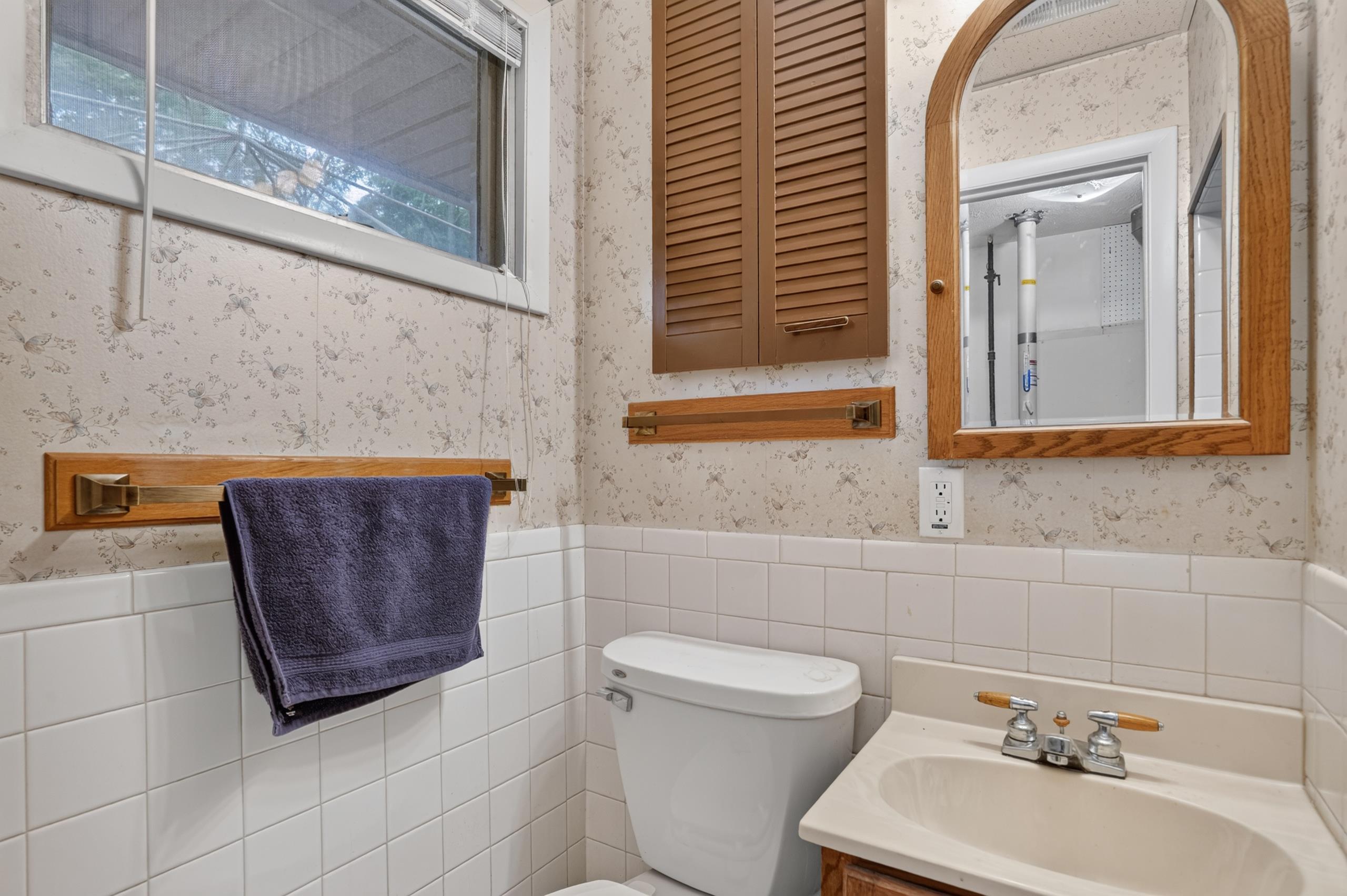 2475 Park Drive Jackson, MI 49203 - Photo 36 of 41 Park Dr bath 3