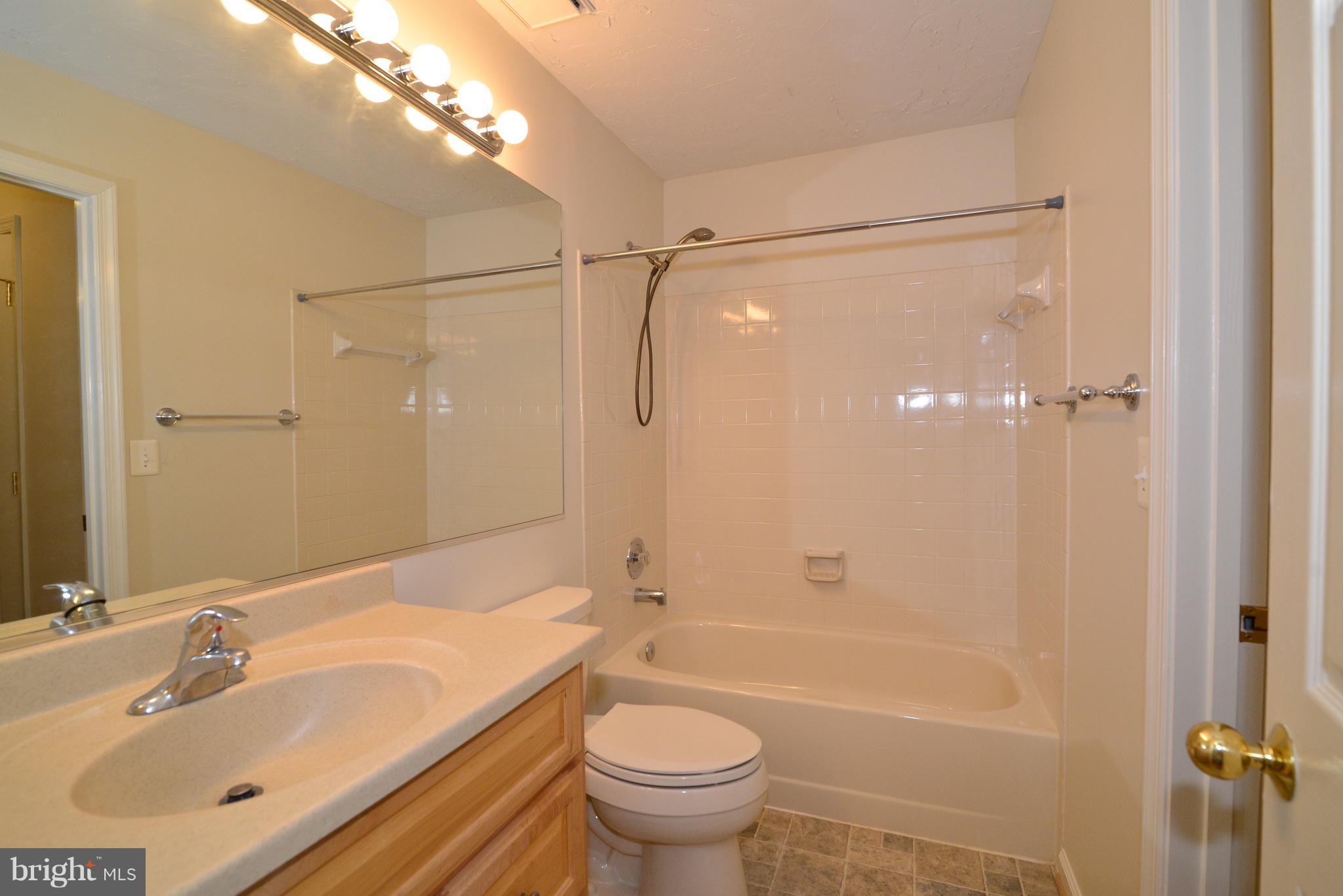 11701 Summerchase Circle, Unit 1701D Reston, VA 20194 - Photo 15 of 18 Bathroom 2