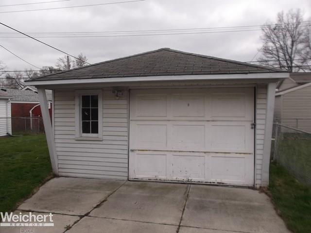 8306 State Park Center Line, MI 48015 - Photo 4 of 19
