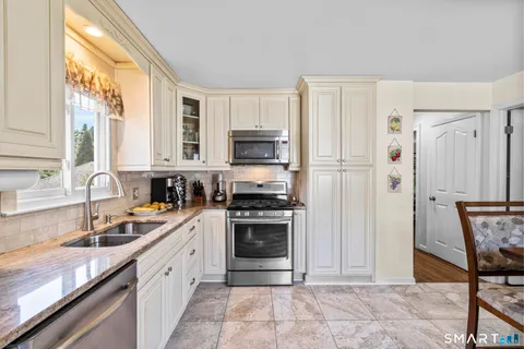 $625,000 | 57 1st Street, Fairfield, CT 06825