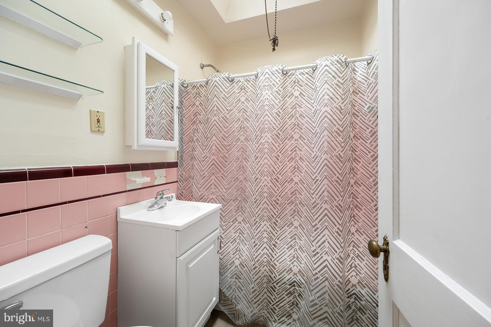 231 St Laurence Road Upper Darby, PA 19082 - Photo 15 of 22