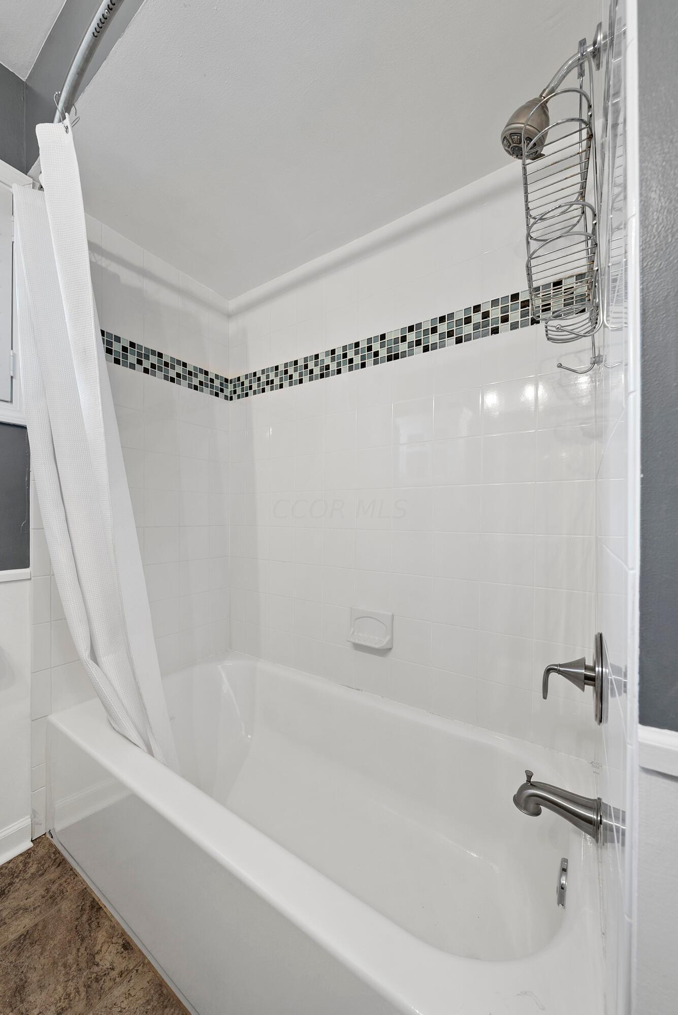 2254 Shrewsbury Road Columbus, OH 43221 - Photo 16 of 40 Guest Bath