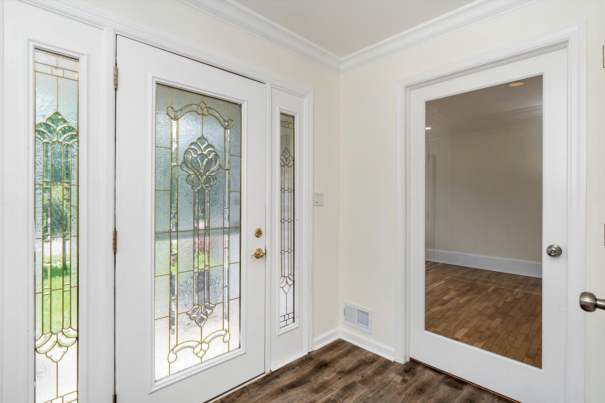 406 Flock Road Hamilton, NJ 08619 - Photo 5 of 40 Elegant entryway with glass accents