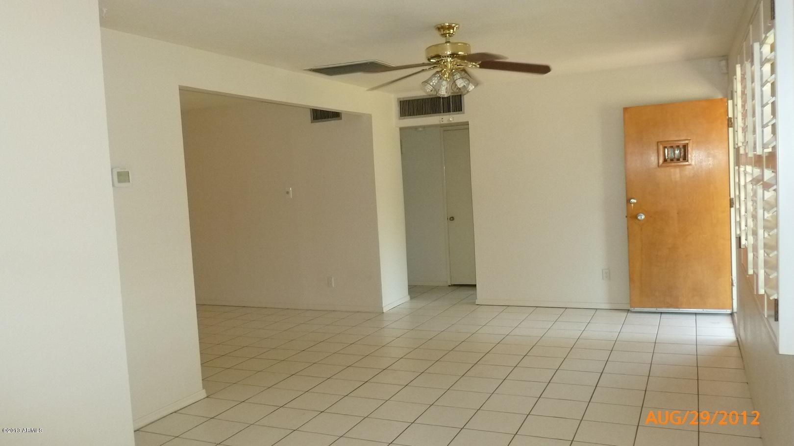 1736 East Pecan Road Phoenix, AZ 85040 - Photo 2 of 26 2 Living Room