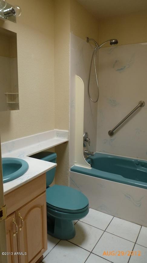 1736 East Pecan Road Phoenix, AZ 85040 - Photo 23 of 26 1736 E Pecan Rd - Master Bath1