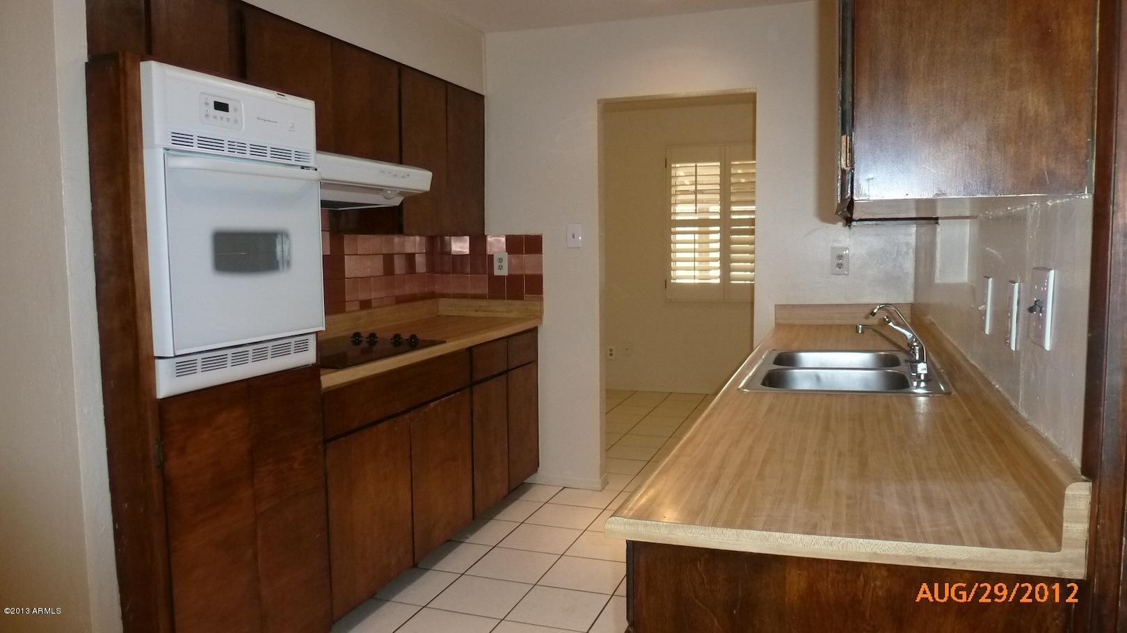 1736 East Pecan Road Phoenix, AZ 85040 - Photo 3 of 26 3 Kitchen