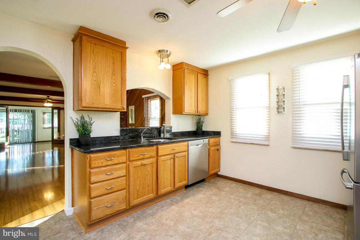378 Riverside Drive Pasadena, MD 21122 - Photo 6 of 30 Kitchen