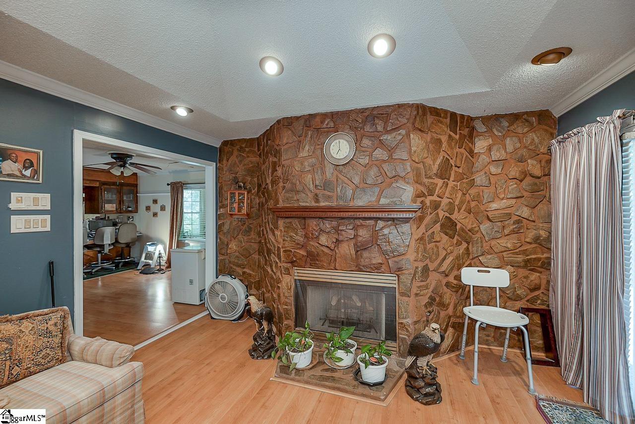 860 Dan River Road Spartanburg, SC 29307 - Photo 5 of 33 Gallery Image 5