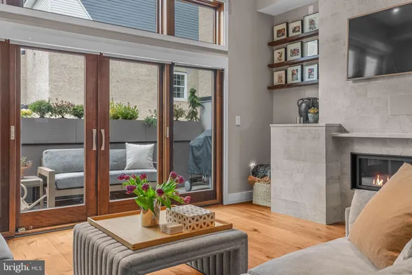 $1,600,000 | 308 North 2nd Street, Philadelphia, PA 19106