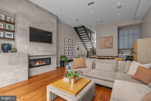 $1,600,000 | 308 North 2nd Street, Philadelphia, PA 19106