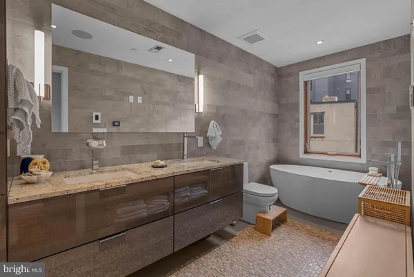 $1,600,000 | 308 North 2nd Street, Philadelphia, PA 19106