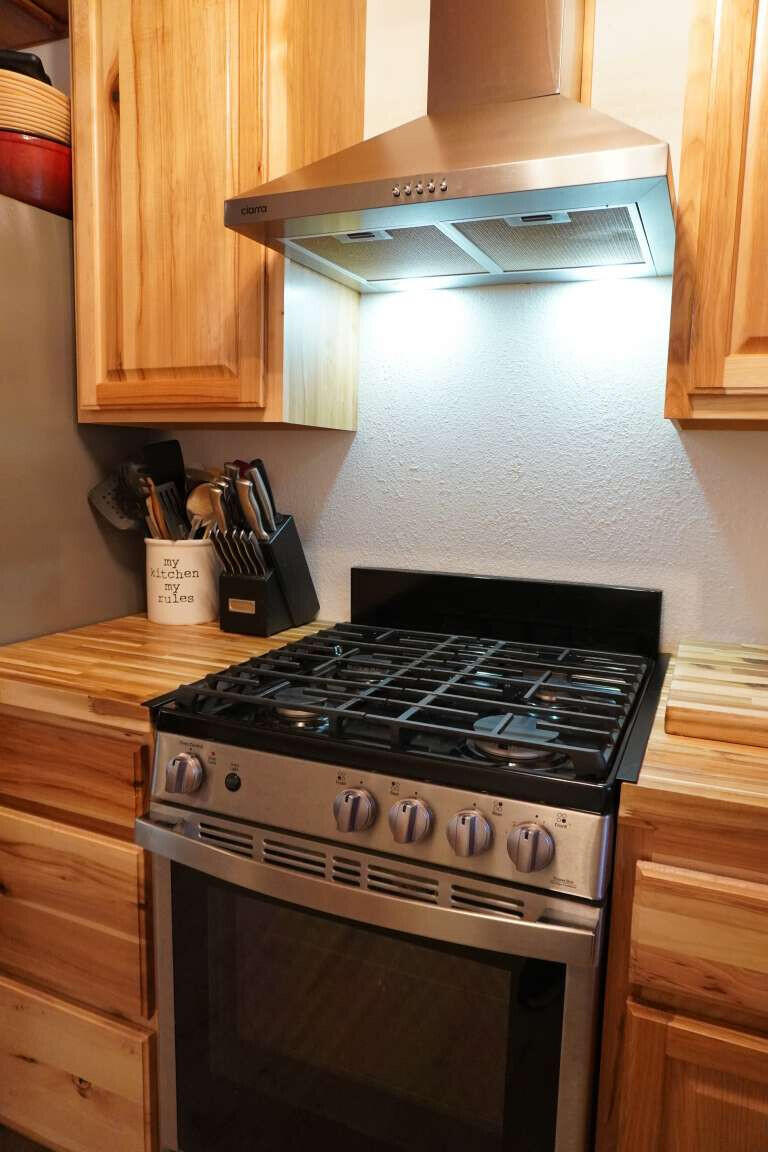 167 South Ranch Lane Payson, AZ 85541 - Photo 28 of 40 a close up of a stove