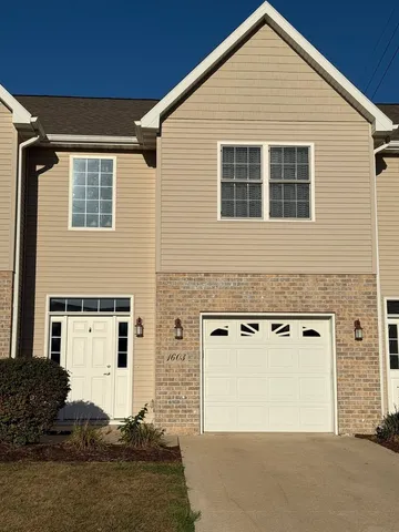 $207,000 | 1603 Riverside Circle, Dixon, IL 61021