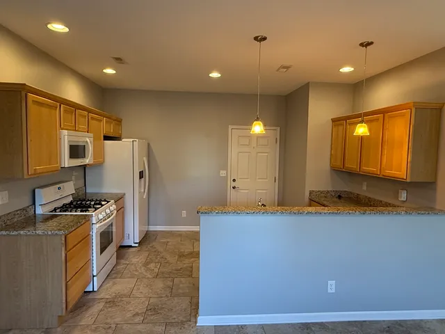 $207,000 | 1603 Riverside Circle, Dixon, IL 61021