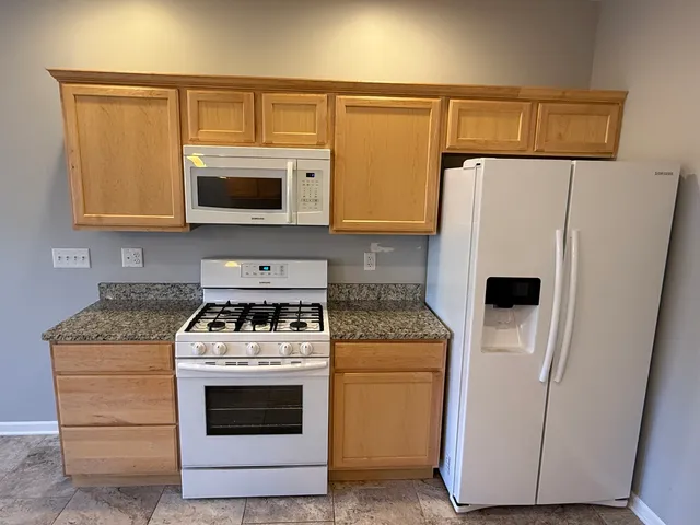 $207,000 | 1603 Riverside Circle, Dixon, IL 61021