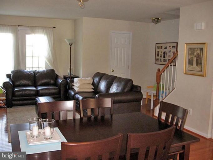 32 West Glebe Road Alexandria, VA 22305 - Photo 3 of 22 Living Room/Dining Room