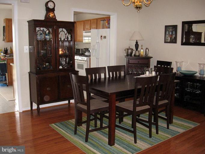 32 West Glebe Road Alexandria, VA 22305 - Photo 4 of 22 Dining Room