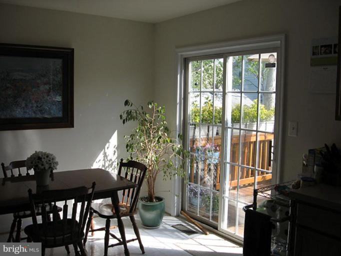 32 West Glebe Road Alexandria, VA 22305 - Photo 7 of 22 Breakfast Area