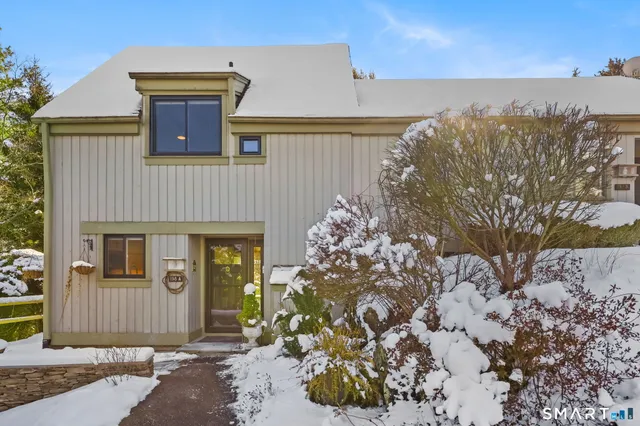 $299,900 | 198 Heritage Village, Unit A, Southbury, CT 06488