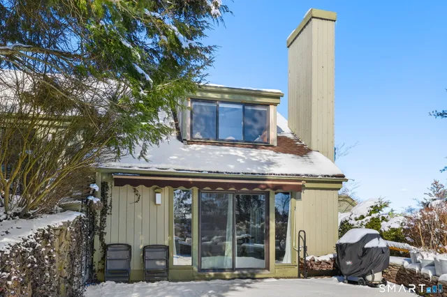 $299,900 | 198 Heritage Village, Unit A, Southbury, CT 06488