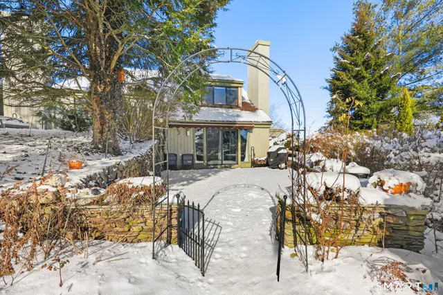 $299,900 | 198 Heritage Village, Unit A, Southbury, CT 06488