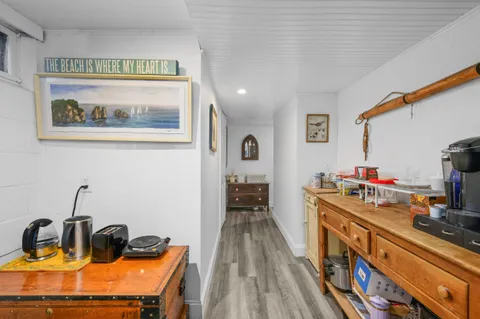 a picture of a wall with a white wall and a white wall