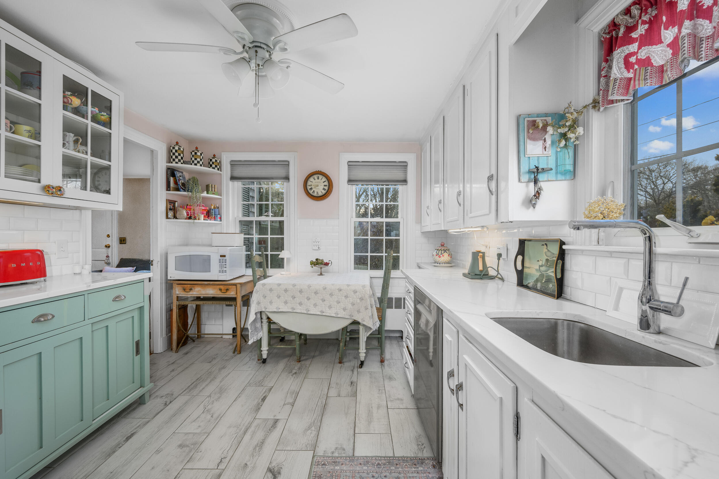 129 Hamlin Avenue Falmouth, MA 02540 - Photo 8 of 37 8_dsc_4938