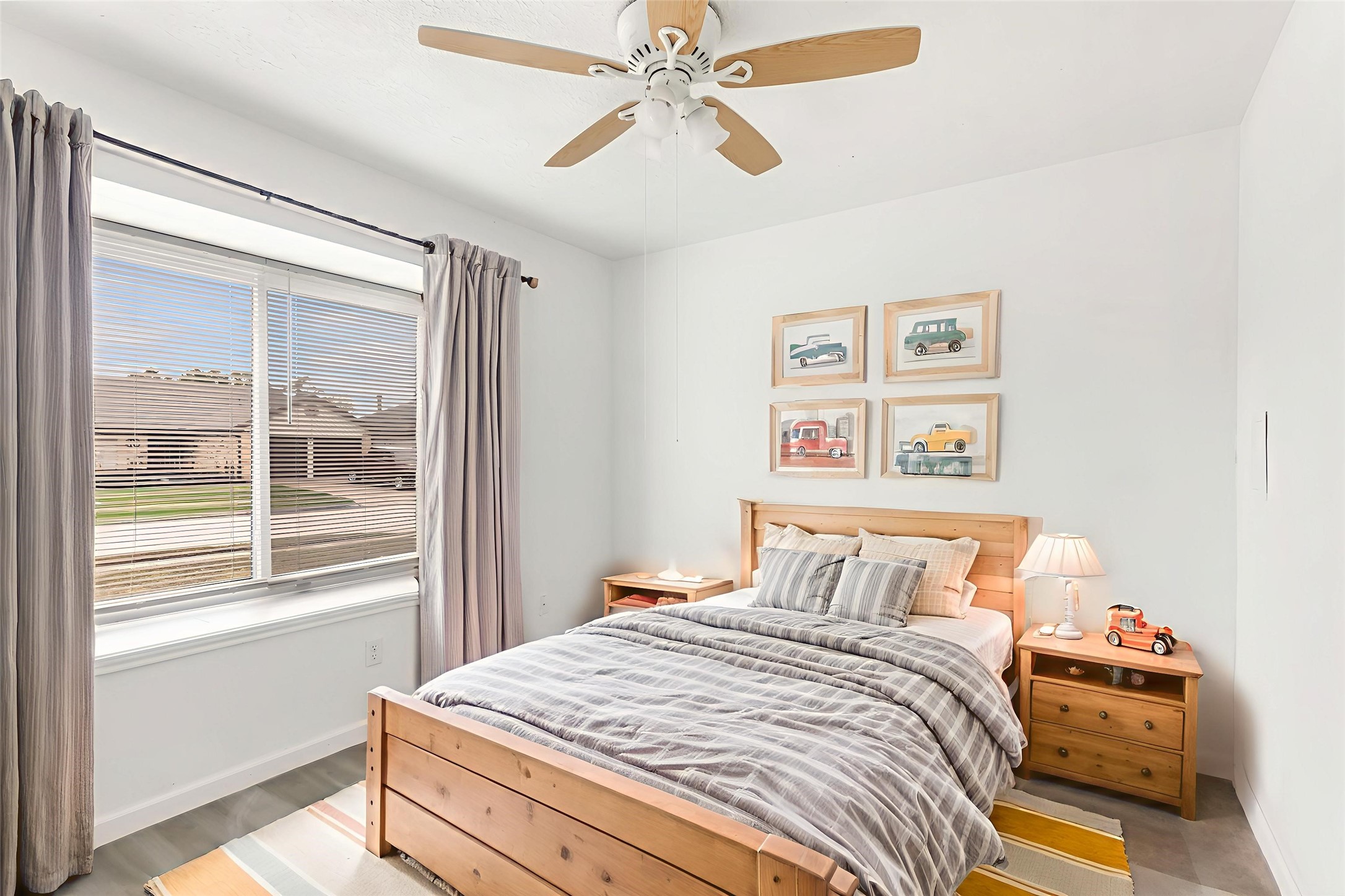 8315 Old Maple Lane Humble, TX 77338 - Photo 16 of 19 2 of 2 secondary bedrooms. (This photo is virtually staged.)