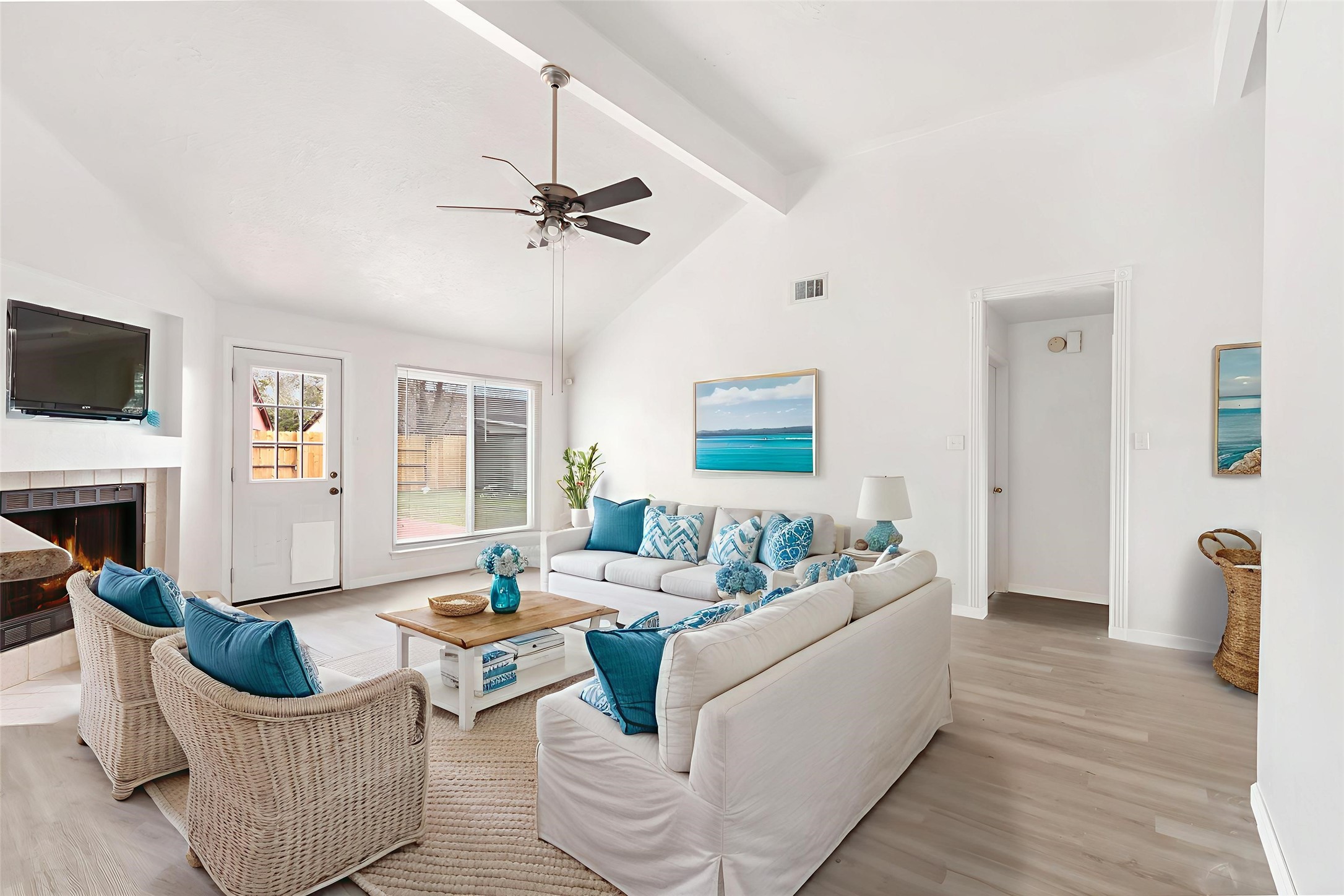 8315 Old Maple Lane Humble, TX 77338 - Photo 4 of 19 (This photo is virtually staged.)