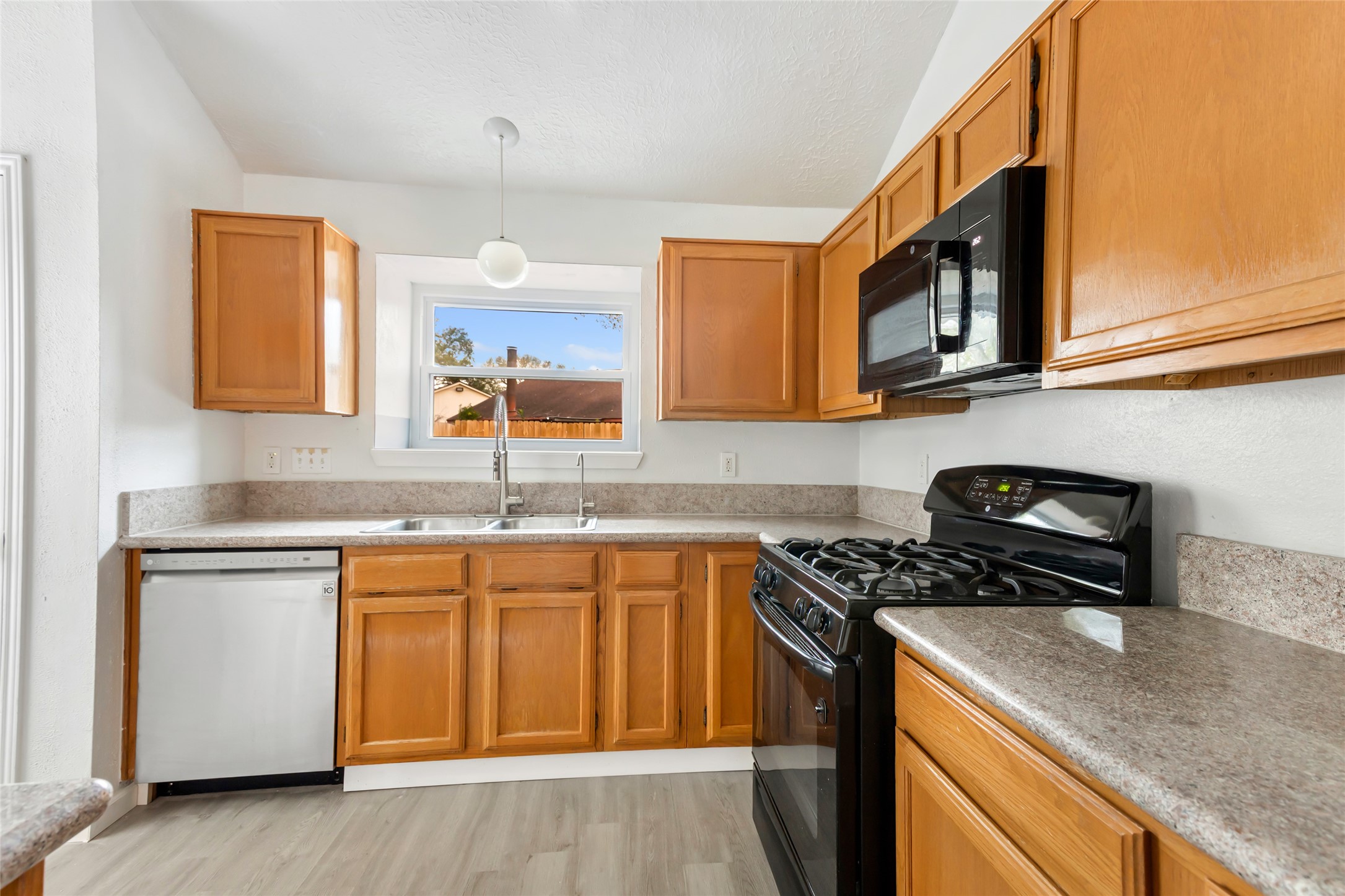 8315 Old Maple Lane Humble, TX 77338 - Photo 8 of 19