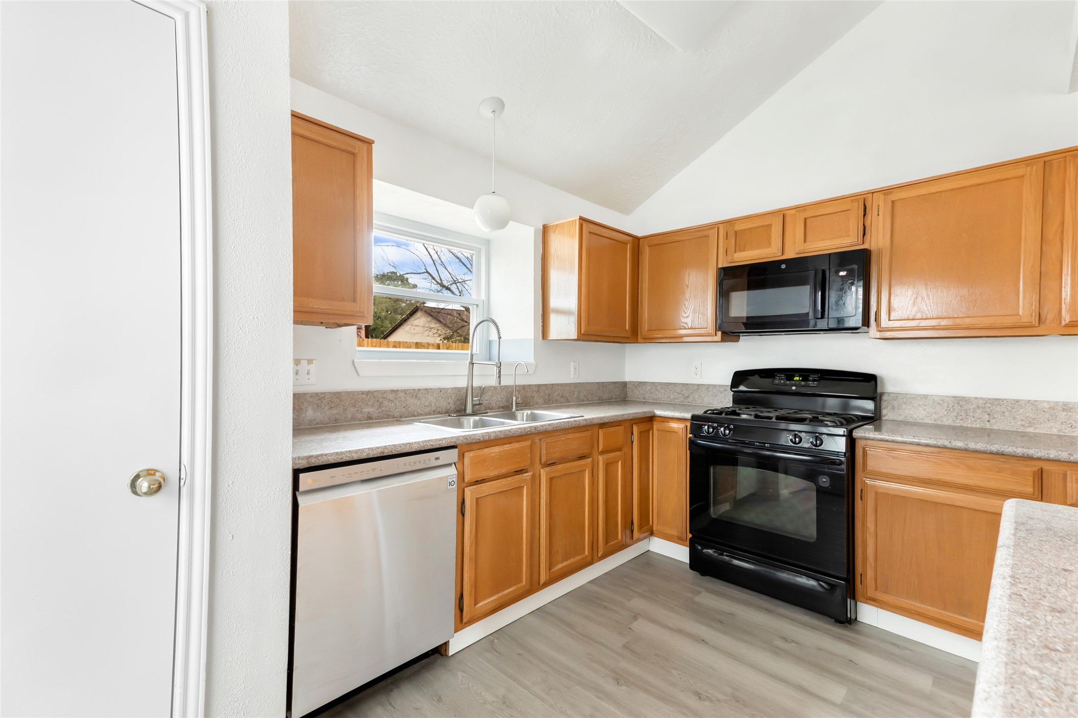 8315 Old Maple Lane Humble, TX 77338 - Photo 9 of 19