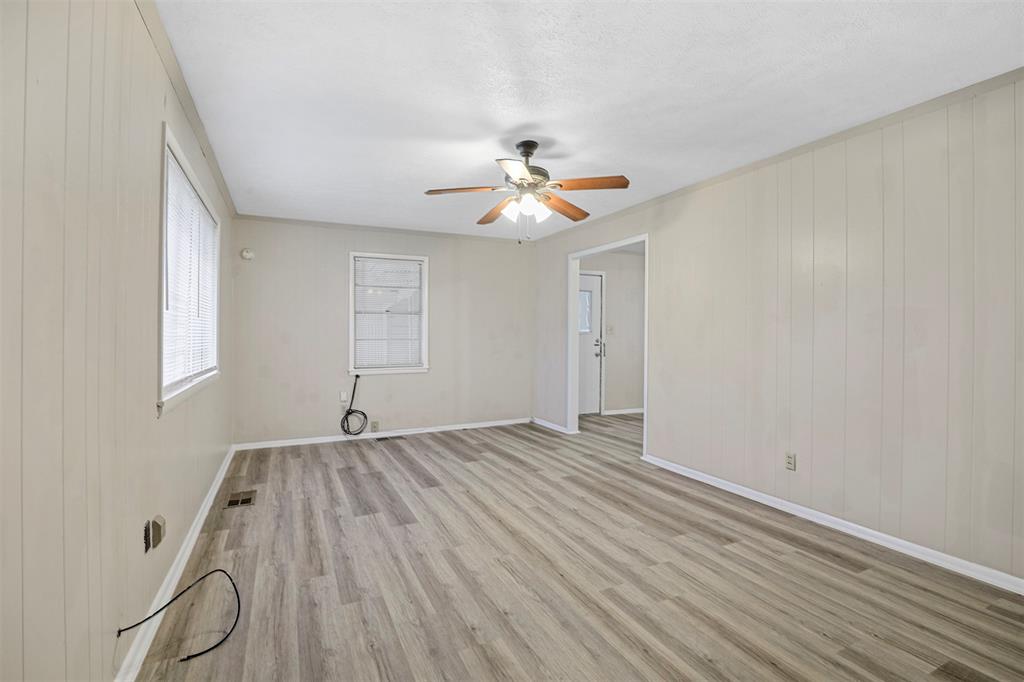 303 West Davis Street Blue Ridge, TX 75424 - Photo 2 of 12