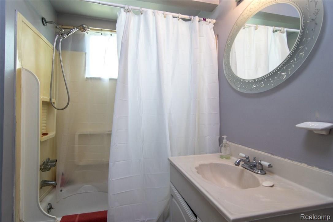 2620 Riley Center Road Memphis, MI 48041 - Photo 9 of 45 DSC_1277.jpg