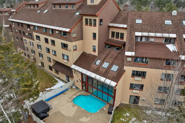 $172,500 | 23 Black Bear Way, Unit 410, Waterville Valley, NH 03215