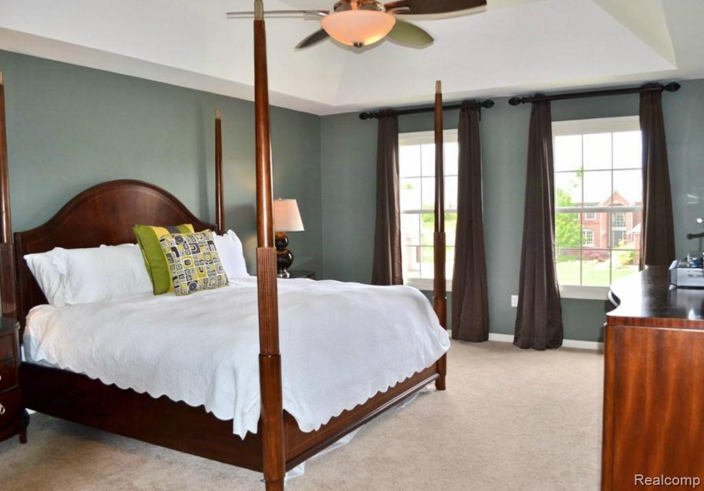 3681 Inverness Drive Rochester, MI 48306 - Photo 16 of 31 Master Bedroom Suite with Walk-in Closet & Tray Ceiling