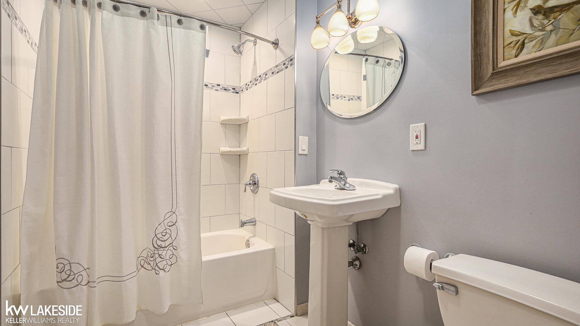 185 Montmorency Road Rochester Hills, MI 48307 - Photo 17 of 26