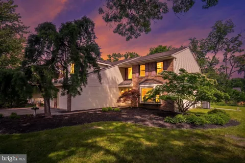 $875,000 | 890 Village Circle, Blue Bell, PA 19422