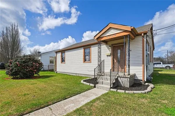 $169,500 | 2420 Fenelon Street, Chalmette, LA 70043