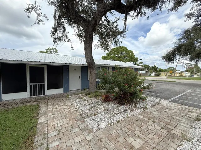 $1,475 | 302 Colonia Lane East, Nokomis, FL 34275