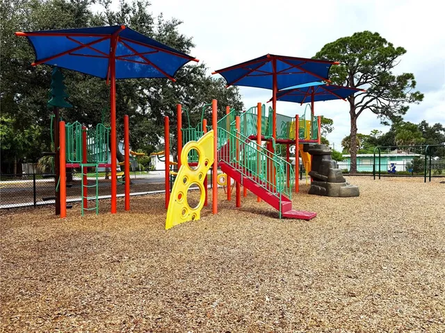 $1,475 | 302 Colonia Lane East, Nokomis, FL 34275