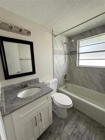 $1,475 | 302 Colonia Lane East, Nokomis, FL 34275